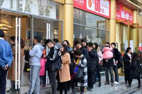 奶茶开店乱象：有人开业7天关门，有人亏掉百万，有人8年仍在还债图片