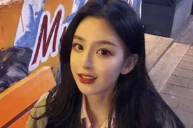 小说：“老婆，你好香。”图片
