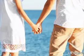 “取消AA，工资卡给你，我妈生病你出5万”妻子：没必要，咱离婚图片