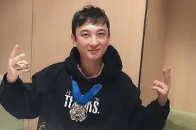 网曝王思聪做游戏陪练，每小时收费666币，本人回应：谁点谁血赚图片