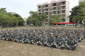 “两会”精神纳入“兵之初”必修课图片