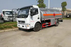 想要运输8吨汽柴油需要什么样的专用车？可选东风大多利卡油罐车图片