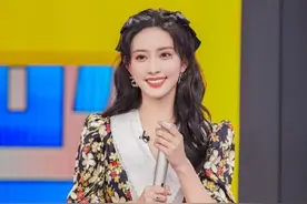 孟子义越“作”越火，穿碎花裙录《快本》，腿细到根本不用P图片
