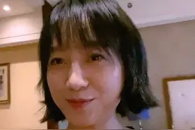 39岁朱丹产后素颜暴露真实状态，化妆打扮显笨拙，网友：老了好多图片