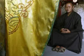 80后独守深山寺庙香火钱是他的生活费，最少时一个月只有40元图片