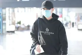 172cm文章轻松驾驭阔腿裤，造型时髦减龄，小个子也可以尝试图片
