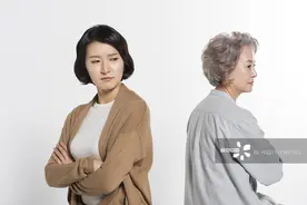 外婆被4岁外孙女送进警局，女儿补刀：为我好经我同意了吗？图片