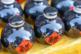 农作物喷醋好处多，那么该用哪种食用醋？多少浓度？什么频率？图片