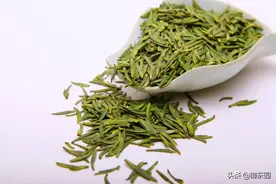 峨眉雀舌：嫩绿披毫似雀舌，鲜醇回甘自芬芳图片