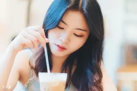 小说：一件顶级装备价值十亿，噩梦副本通关的小伙瞬间乐疯了图片