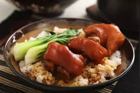 火遍广东的猪脚饭，为什么在外地却看不见呢？当地人：卖的都生气图片