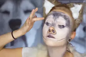 炫酷人体彩绘秀：姑娘太有才了，竟然把自己装扮成了二哈视频封面