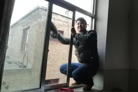 窗户玻璃外面灰尘多，教你一个简单方法，连死角都擦得没一点灰尘图片