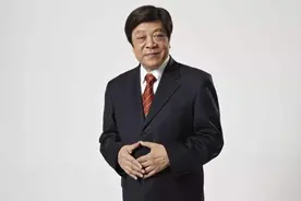 郁钧剑称看望赵忠祥时流着泪唱生日歌，医生帮他坚持到生日这天图片