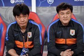 泰山战武汉，兄弟德比来了图片