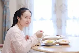 七八月太热不适合坐月子？并非如此，最该避开的其实是这几个月图片