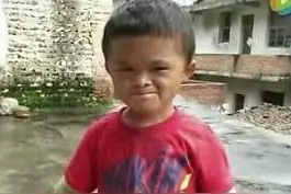 还记得那位酷似马云的小朋友吗？他辍学还被公司解雇了？图片