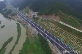 广西到广东在建一条高速，有望2024年通车，将提高沿线旅游质量图片