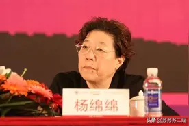 36年前，一台冰箱的价格是2686元，工人工资是35元，她砸了76台图片