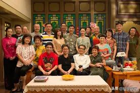 《外来媳妇本地郎》年过80的演员：康伯清瘦，康婶矍铄，梁伯去世图片