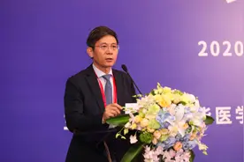 栾杰：隆胸不要再去韩国了，真不如我们做得好图片