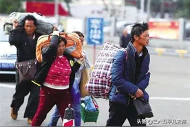 “返乡潮”没完，“盖房潮”又起，农民:盖房养老图片