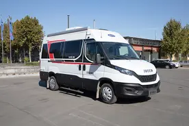 黄金动力＋空气悬架内饰料更足 亚特NAJA-V1房车88万起图片