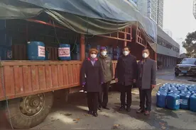 一往情深深几许 两城千里同风雨图片