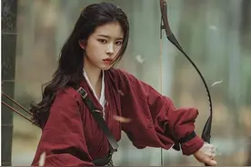 韩国博主搬运中国汉服照片，打上韩服标签，将中国模特标为韩国人图片