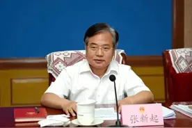 “种树市长”成牛年第二虎！任内曾发生“青岛大虾”事件图片