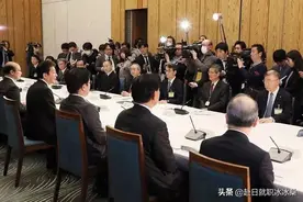 日本前首相骑廉价自行车上街买菜，为什么日本当官的越老越穷？图片