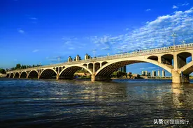 伊阿铁路从伊宁到阿克苏，从伊犁河谷穿越天山到塔里木河畔图片