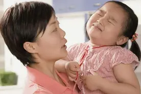 6岁女童每天哭喊“屁屁很痒”，得知原因后，医生怒斥太无知了图片