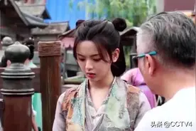 偶遇“锦鲤女孩”杨超越图片