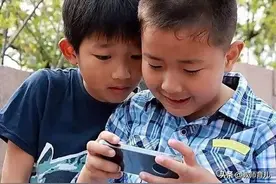 孩子玩手机上瘾咋改？家长多陪伴，做到这5点，孩子不再迷恋手机图片