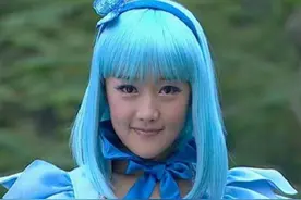 还记得《巴啦啦小魔仙》里的小月吗？时隔13年不见，今美到不敢认图片
