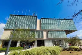 新盘出街！地铁口的复式洋房+江景大平层，毛坯发售图片