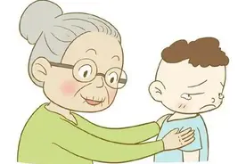 这位奶奶把“光头强”孙子养成“小胖墩”，仅用了半年的时间图片