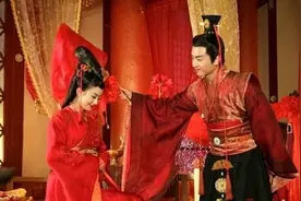 6年前，英国13岁男孩与15岁邻居相恋，生下一女，如今活成了这样图片