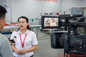 红遍全国年销5亿元的蛋黄酥，竟是河池“80后”妹子一手创办的图片