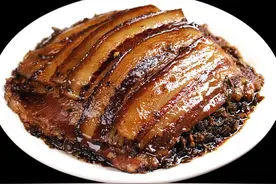 20年的农村大厨分享四川扣肉的做法，吃一块不解馋，吃一碗不油腻图片