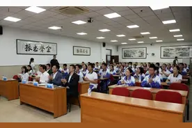 吉大一院名师团队走进东师附中——肝移植专家吕国悦教授首讲《医者荣耀与使命》图片