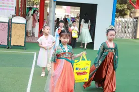 开展爱国教育 弘扬传统文化丨郑州市金水区第三幼儿园推出汉服游园活动和小朋友一起欢度儿童节图片