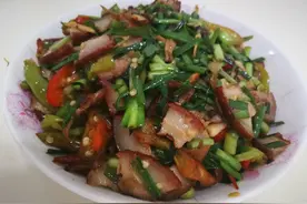 色香味俱全"辣椒韭菜炒肉"的做法，健康食材做出大厨效果图片