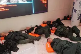 瞬间眼泪破防！郑州地铁获救者自述死里逃生经历图片