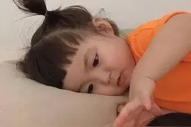 表情包：别睡，起来聊天图片