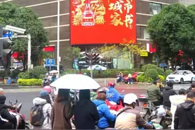 妈妈寄的年货还没吃完，城市家书又送来了爱，被惦记的感觉真好！| 留在长沙过大年图片