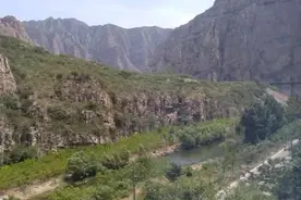 沿途的风景，火车张家口市到北京。图片