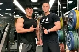 蒋劲夫变身铁拳型男，肌肉壮硕纹身满臂，网友直呼家暴起来要命图片