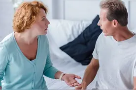 三个男人自诉：50岁的男人，为啥再也不愿和老婆一起睡了？图片